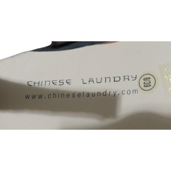 Chinese Laundry Triple Major Black Patent Leather Peep Toe Patterned Heels sz 8 - Picture 13 of 14